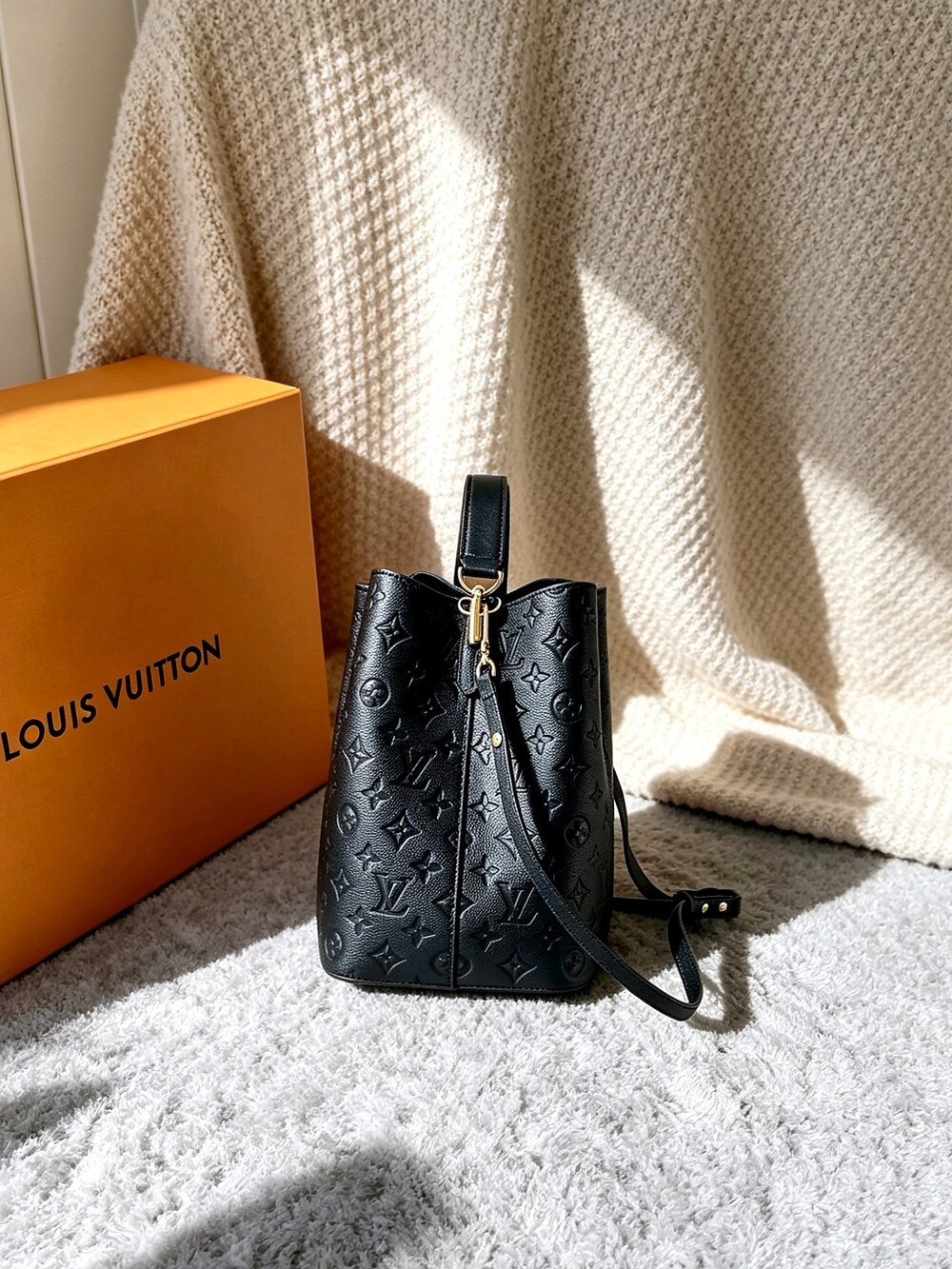 Louis Vuitton Black Monogram Empreinte Neonoe MM Bucket Bag - Picture 2 of 6